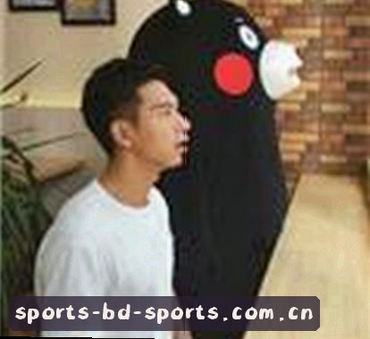王彤